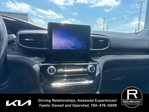 Used 2021 Ford Explorer Limited AWD/4WD image 11