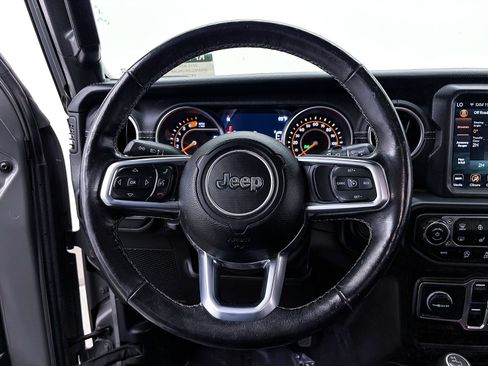 Used 2019 Jeep Wrangler Unlimited Sahara AWD/4WD image 28