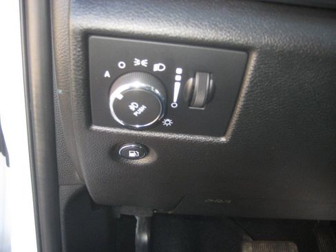 Used 2021 Jeep Grand Cherokee Laredo X image 17