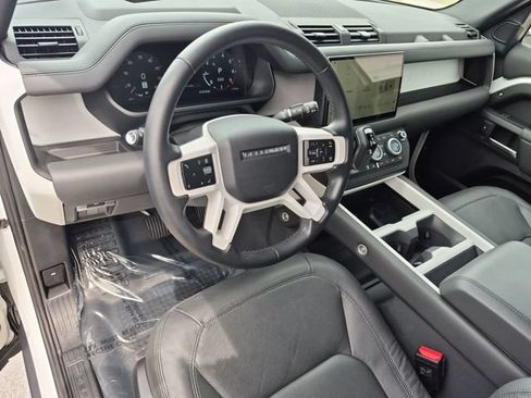 Used 2025 Land Rover Defender 110 X-Dynamic SE AWD/4WD image 11