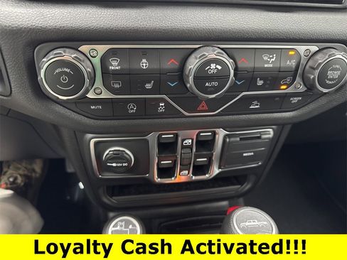 New 2025 Jeep Gladiator Sport image 16