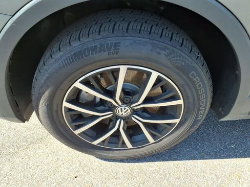 Used 2021 Volkswagen Tiguan SE AWD/4WD image 9