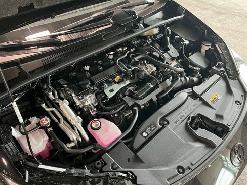 New 2026 Toyota Prius Plug-In Hybrid FWD image 12