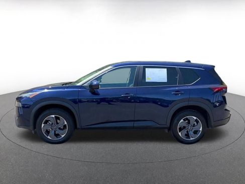 Used 2025 Nissan Rogue SV FWD image 9