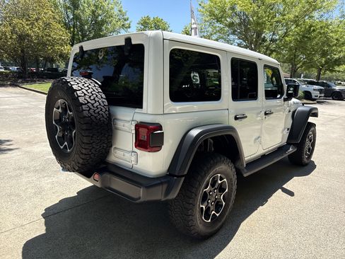 Used 2022 Jeep Wrangler Unlimited Rubicon 4xe w/ Cold Weather Group AWD/4WD image 7