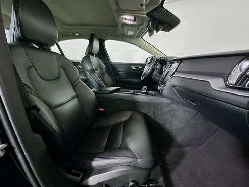 Used 2024 Volvo S60 B5 Core image 31