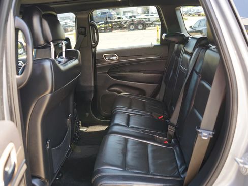 Used 2017 Jeep Grand Cherokee Limited w/ Luxury Group II AWD/4WD image 15
