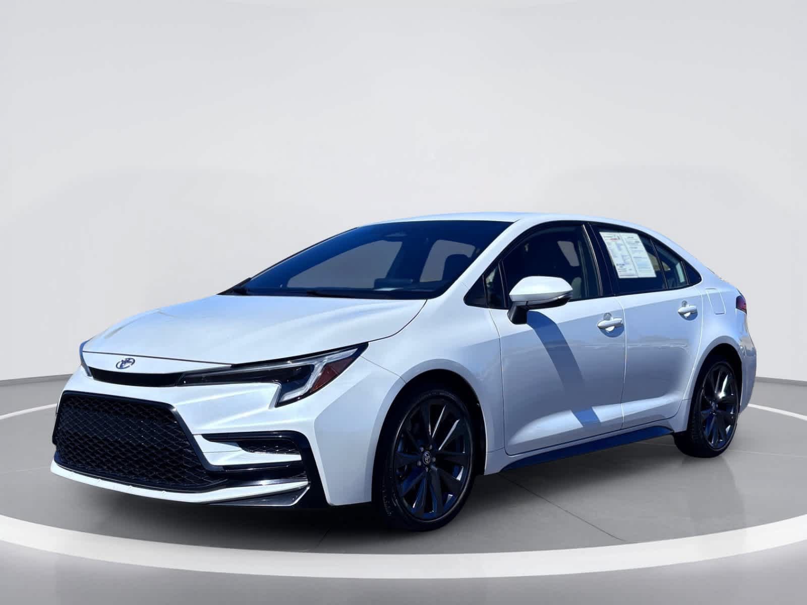 Used 2024 Toyota Corolla SE FWD image 2