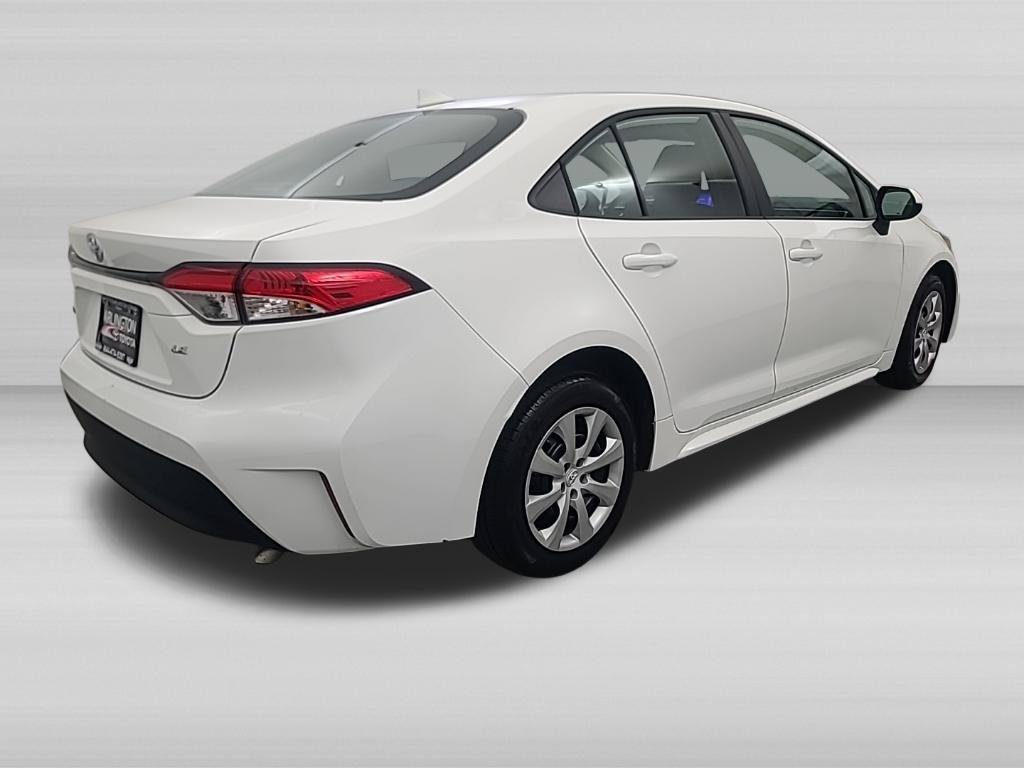 Used 2025 Toyota Corolla LE FWD image 5