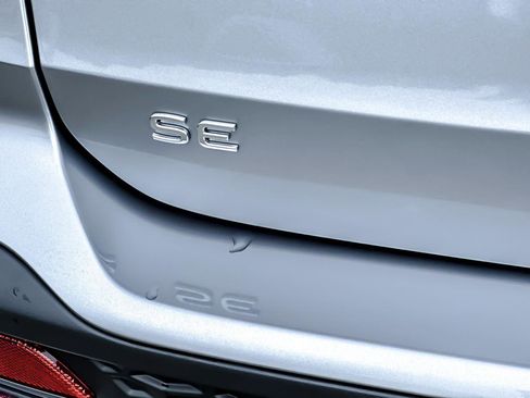 New 2026 Volkswagen Taos SE image 25