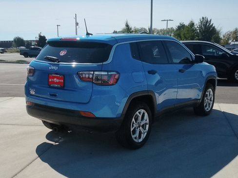 Used 2025 Jeep Compass Sport AWD/4WD image 3