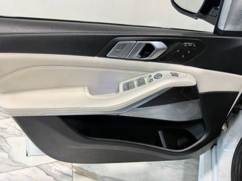 Used 2020 BMW X7 M50i w/ Dynamic Handling Package image 11