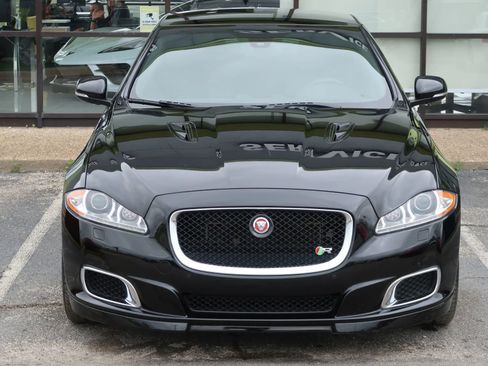 Used 2014 Jaguar XJ R LWB image 3