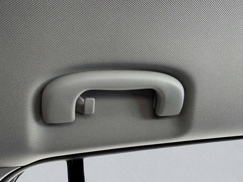 Used 2025 Chevrolet Trax LS w/ LS Convenience Package image 40