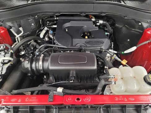 Used 2020 Ford Explorer XLT w/ Equipment Group 202A image 30