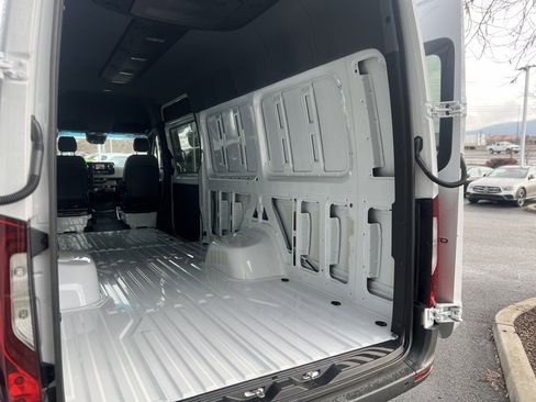 Used 2024 Mercedes-Benz Sprinter 3500 image 15