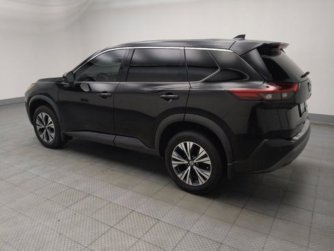 Used 2021 Nissan Rogue SV image 3