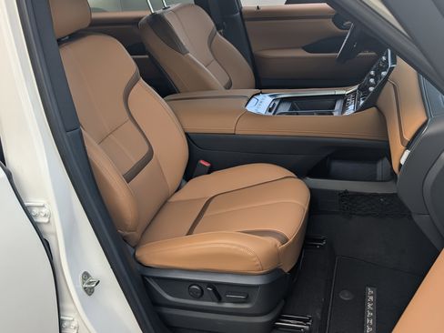 Used 2025 Nissan Armada SL w/ Captain's Chari Seat Package AWD/4WD image 23