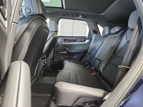 New 2026 Porsche Cayenne image 11