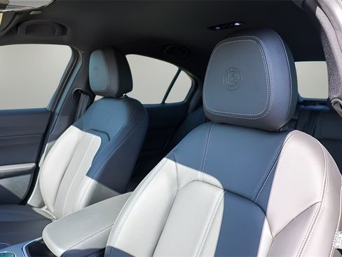 New 2025 Alfa Romeo Giulia Base w/ Driving Assist Package image 10