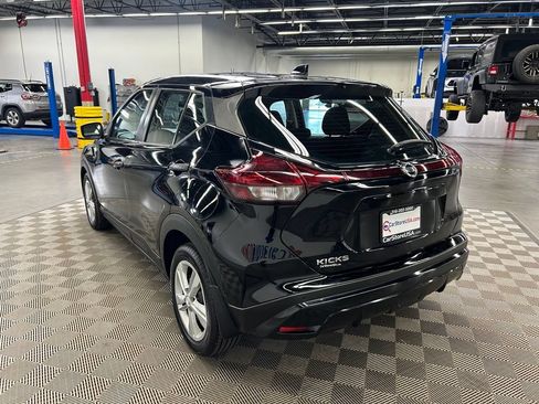 Used 2021 Nissan Kicks S FWD image 7