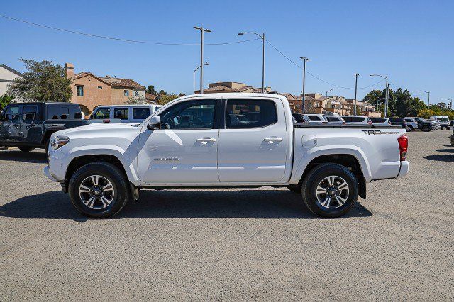 Used 2016 Toyota Tacoma TRD Sport RWD image 9