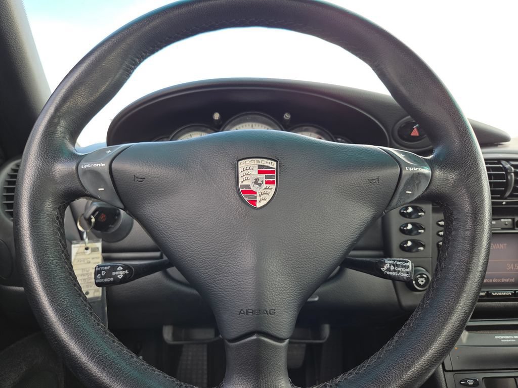 Used 2001 Porsche 911 Carrera RWD image 30