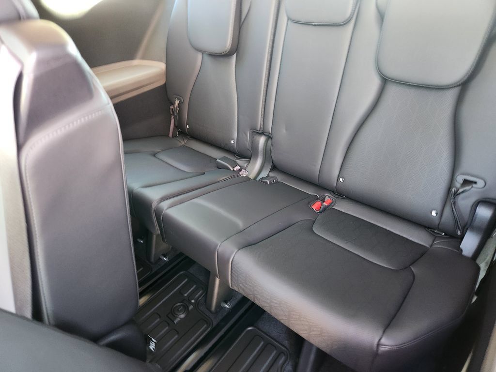 New 2027 Kia Carnival EX FWD image 25
