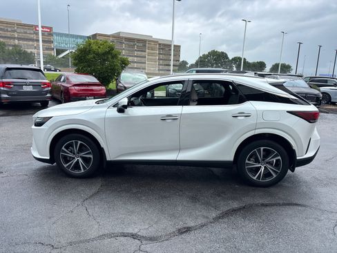 Used 2023 Lexus RX 350 Premium Plus w/ Accessory Package AWD/4WD image 4