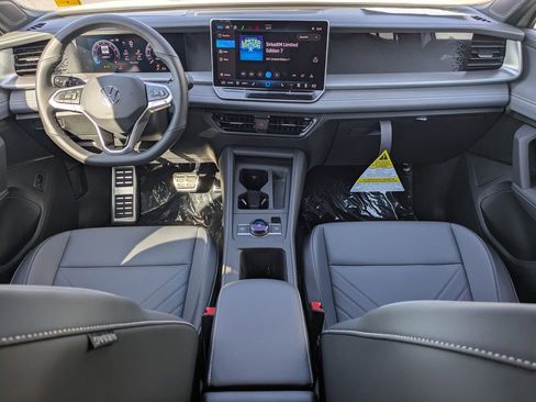 New 2026 Volkswagen Tiguan SE R-Line FWD image 2