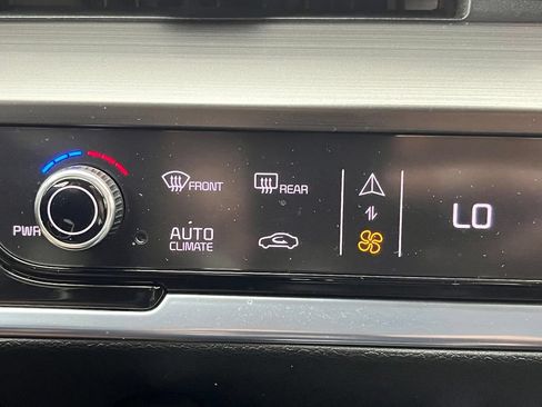 Used 2023 Kia Sportage EX FWD image 6