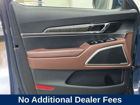 Used 2023 Kia Telluride EX w/ EX Captain's Chair Package FWD image 17