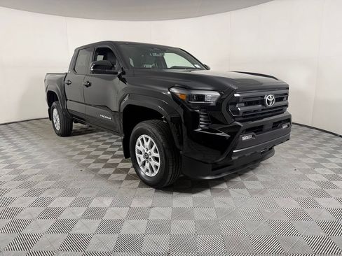 Used 2025 Toyota Tacoma SR5 RWD image 5