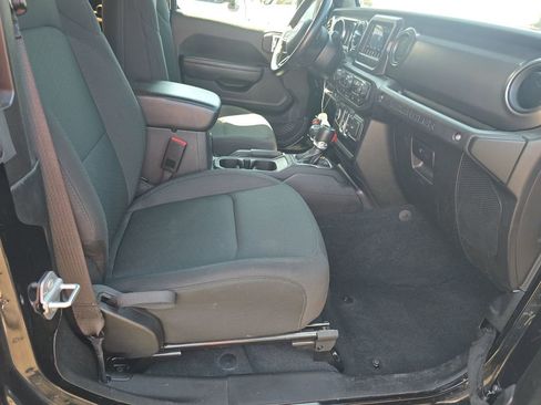 Used 2022 Jeep Wrangler Sport S image 5