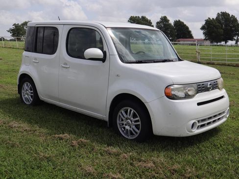 Used 2012 Nissan Cube 1.8 S w/ Indigo Limited Edition Pkg FWD image 4