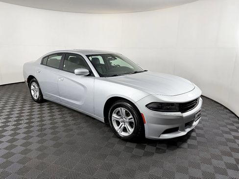 Used 2019 Dodge Charger SXT w/ Leather Interior Group image 5