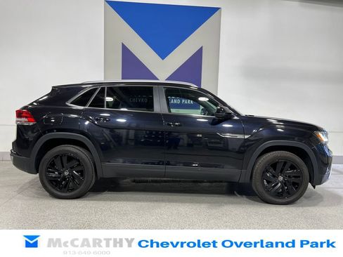 Used 2022 Volkswagen Atlas Cross Sport SE AWD/4WD image 4