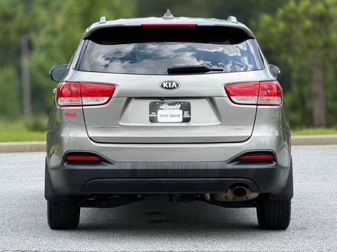 Used 2016 Kia Sorento FWD image 6