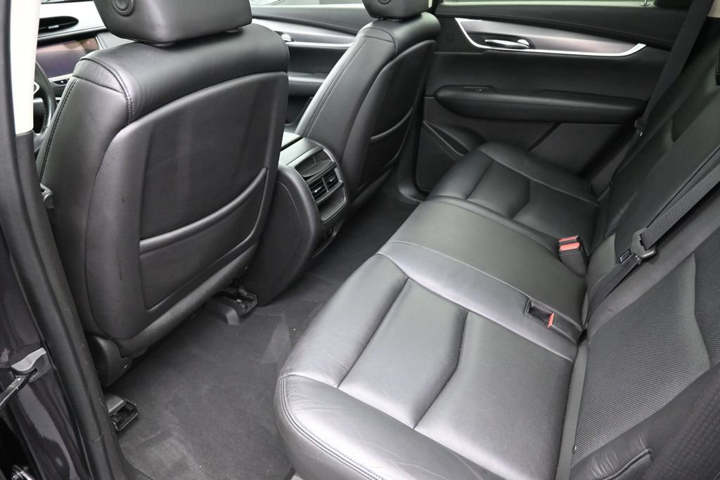 Used 2017 Cadillac XT5 Luxury w/ Driver Awareness Package FWD image 21