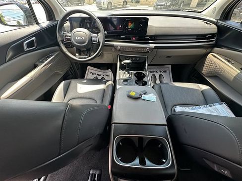 Used 2026 Kia Carnival FWD image 26