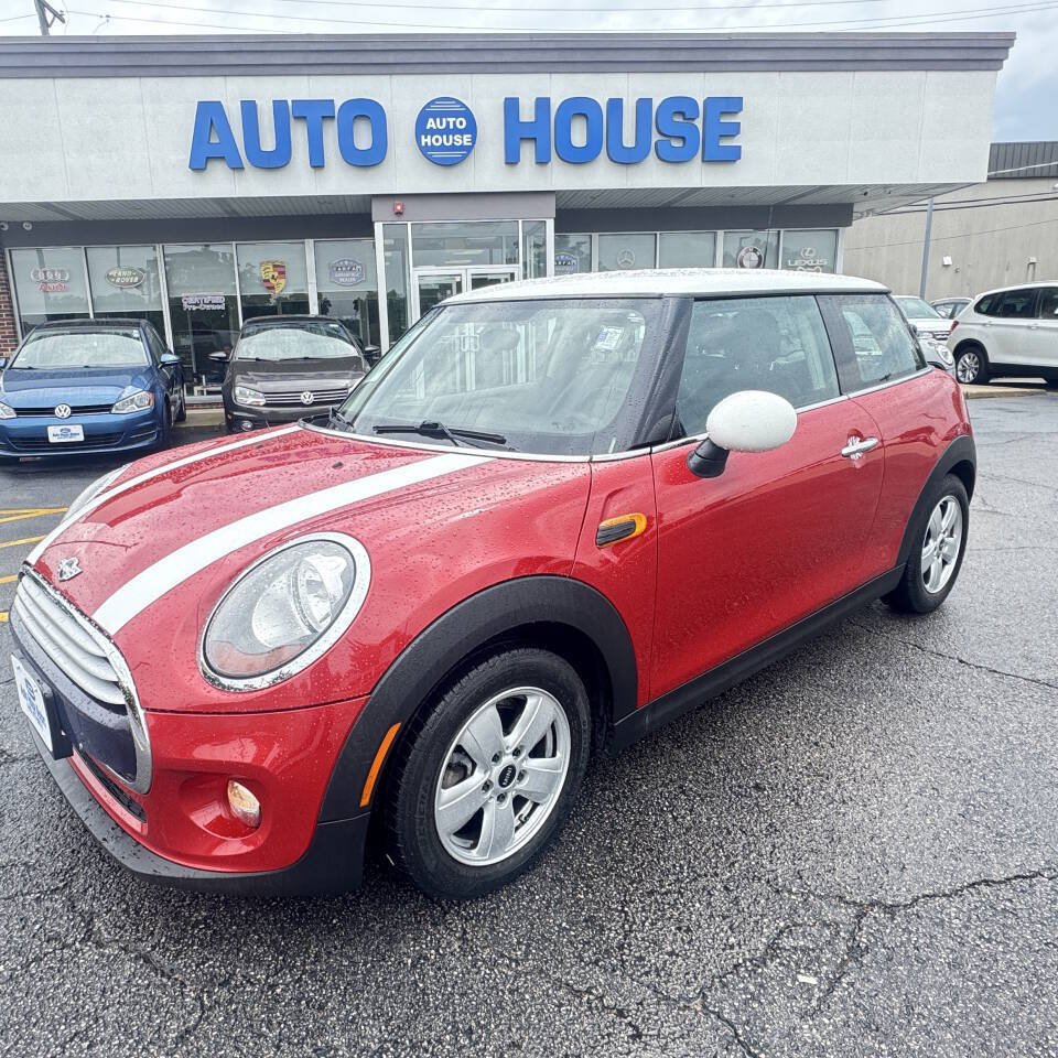 Used 2014 MINI Cooper 2-Door Hardtop FWD image 1