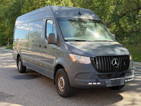 Used 2019 Mercedes-Benz Sprinter 170 image 1