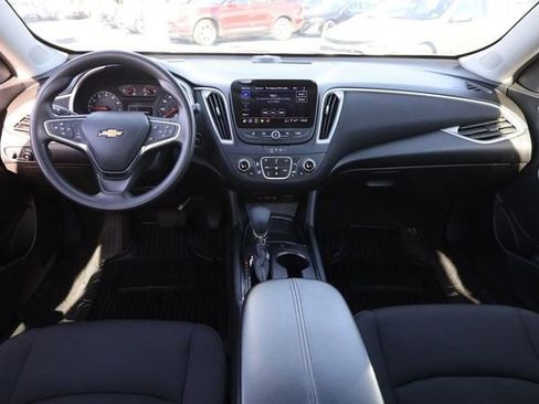 Used 2024 Chevrolet Malibu LT image 19