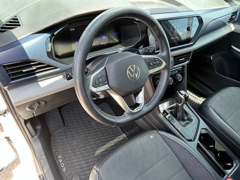 Certified 2023 Volkswagen Taos SE w/ Panoramic Sunroof Package FWD image 17
