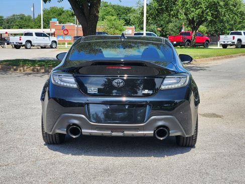 Used 2024 Toyota GR86 Premium RWD image 31