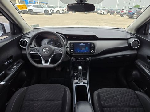 Used 2021 Nissan Kicks SV FWD image 15