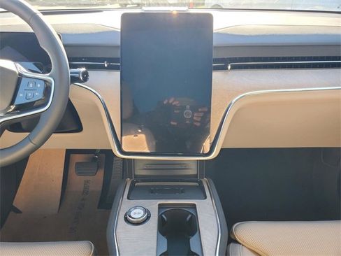 New 2025 Volvo EX90 Ultra w/ Protection Package Premier image 27