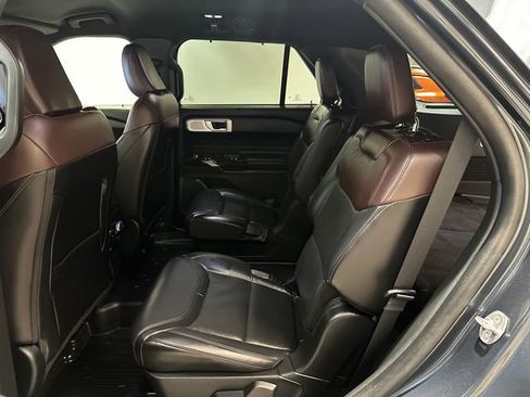Used 2023 Ford Explorer Platinum w/ Technology Package AWD/4WD image 23