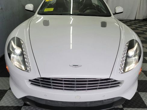 Used 2014 Aston Martin DB9 Volante RWD image 2