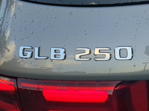 Used 2026 Mercedes-Benz GLB 250 w/ Exclusive Package image 48